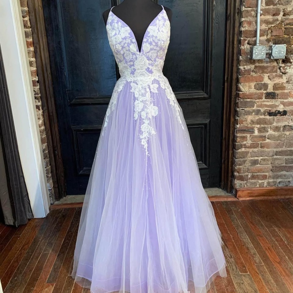 BNIB Sherri Hill prom dress size 8 corset back